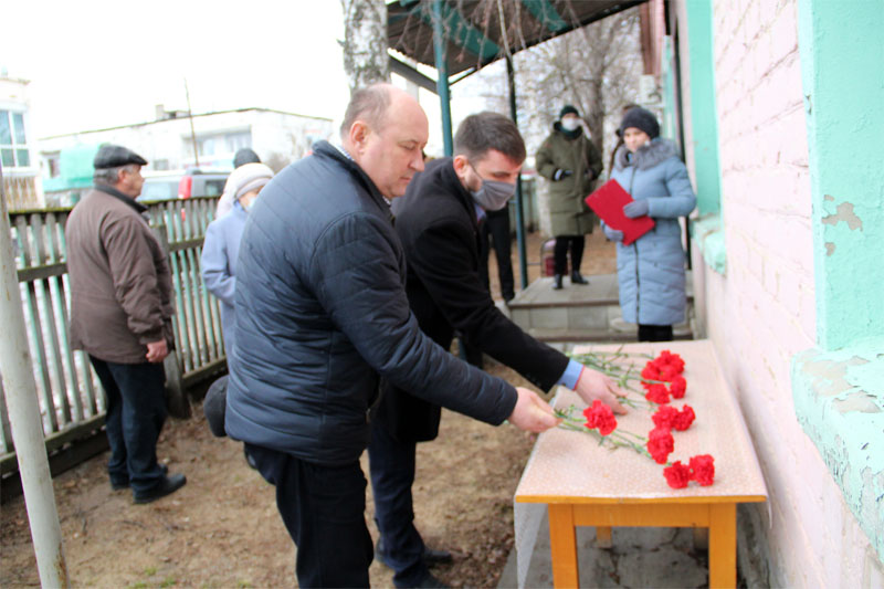 возложение цветов