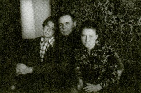 Владимир Ильич Пивоев с детьми